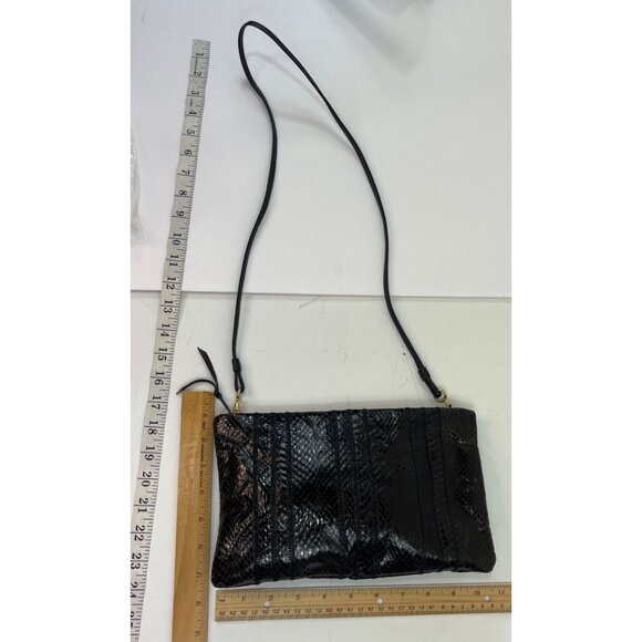 Black Snakeskin Clutch Purse With Adjustable Strap & Zipper Closure 2u - Picture 2 of 6